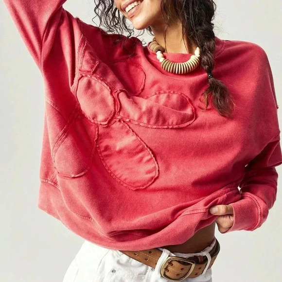 Red Casual Women's Embroidery Design Crew Neck Loose Knit Sweatshirt - Picture 2 of 6